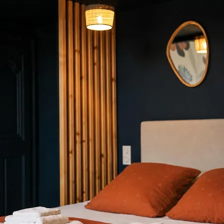 La Parenthese Flechoise, Raphael Bed & Breakfast