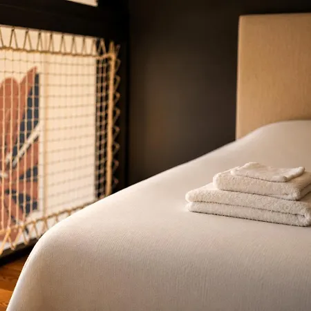 La Parenthese Flechoise, Raphael Bed & Breakfast