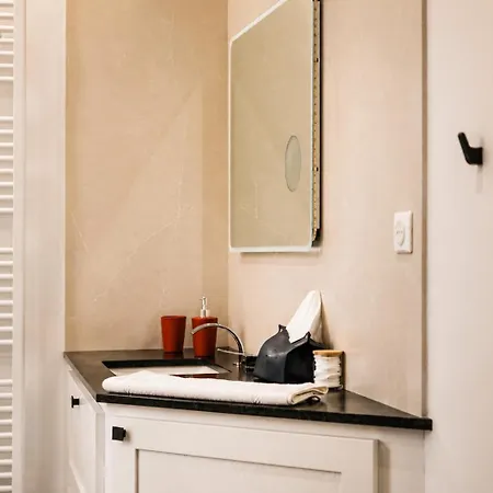 La Parenthese Flechoise, Raphael Bed & Breakfast